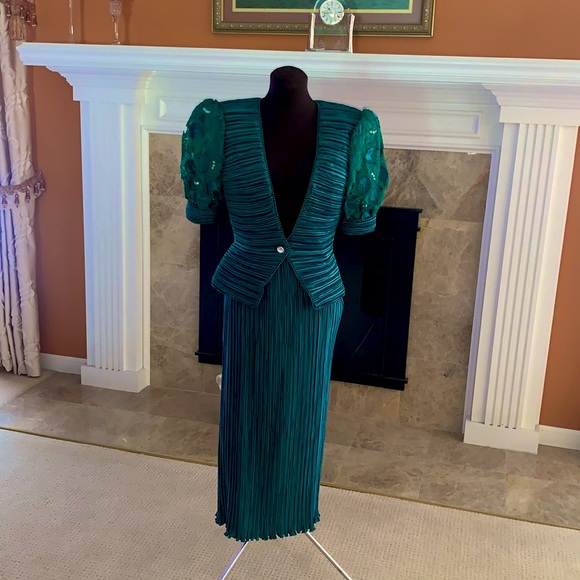 Neiman Marcus Emerald Green Dress Womens Clothing Ball Gowns Neiman Marcus Dresses Evening Green Neiman Marcus Emerald Green Dress Womens Clothing Ball Gowns Neiman Marcus Dresses Evening Green